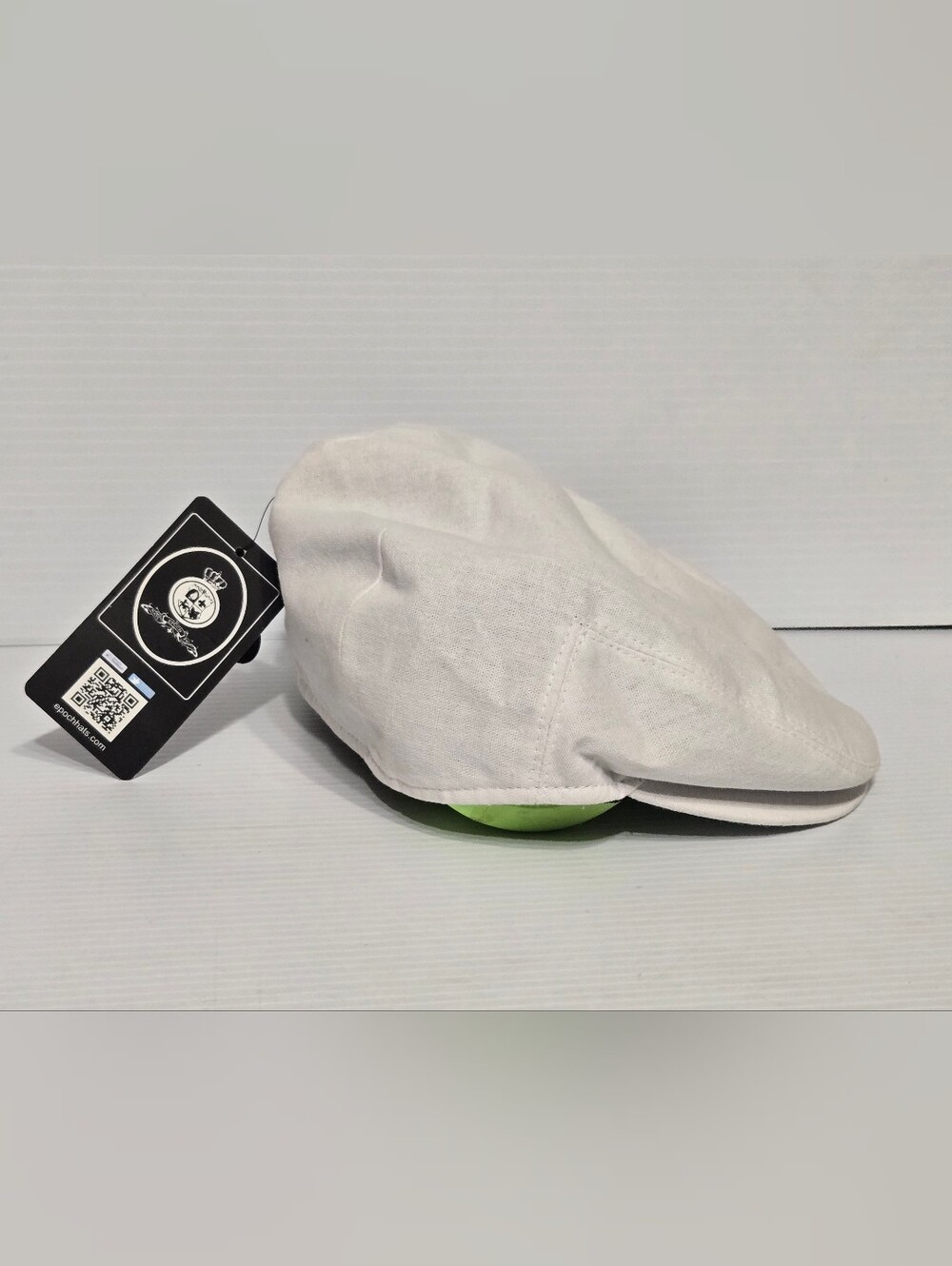 White Epoch Flat Cap Medium Size 7 1/2
